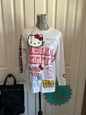 🎀 RARE Zara x Hello Kitty Japan Graphic Long Sleeve Tee - M 🎀